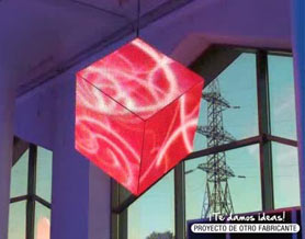 Cubos de leds en funcionamiento emitiendo video real.