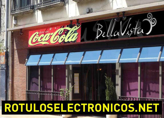 R�tulos comerciales de leds instalados en un restaurante italiano.