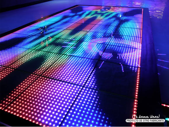 Suelos de leds mostrando un fondo animado.